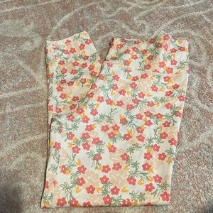 Floral leggings smoke-free home